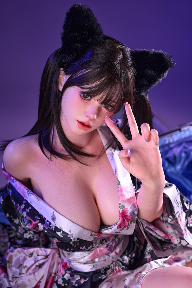 月野樱狐：154CM E罩杯居酒屋老板娘